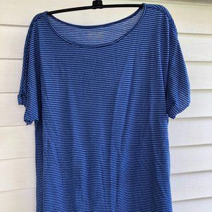 💥2 for $15💥Eddie Bauer Blue Striped T-shirt M